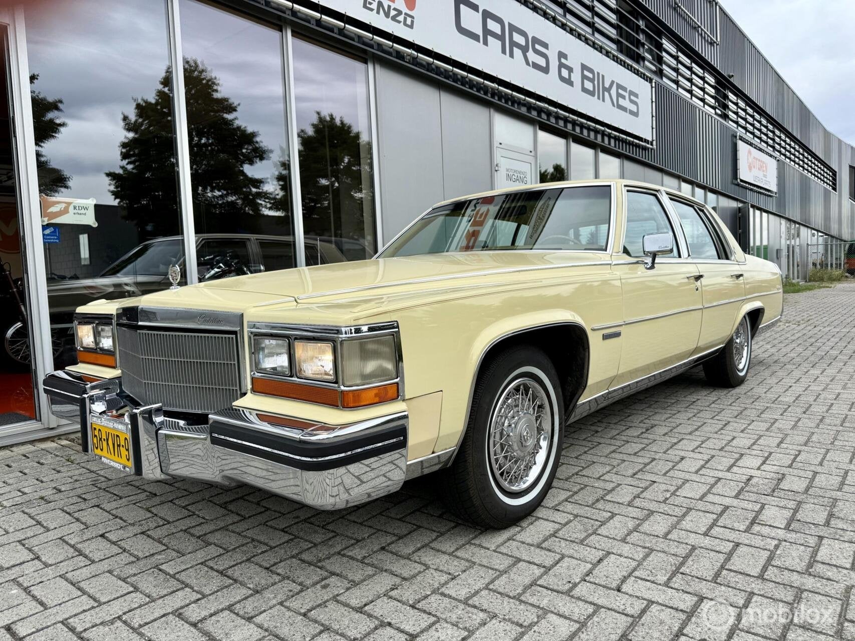 Cadillac Fleetwood Brougham 4.1 V8 aut 1982 STRAKKE STAAT, Achterwielaandrijving, Gebruikt, 8 cilinders, Overige carrosserieën