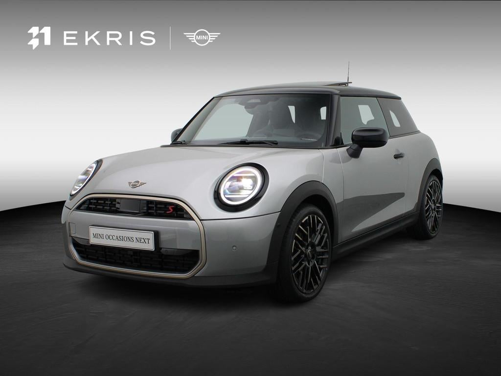 MINI 3-Deurs Cooper S Favoured Trim | Pakket M | Glazen Pano, Auto's, Mini, 1998 cc, Euro 6, 4 cilinders, Met garantie (alle)