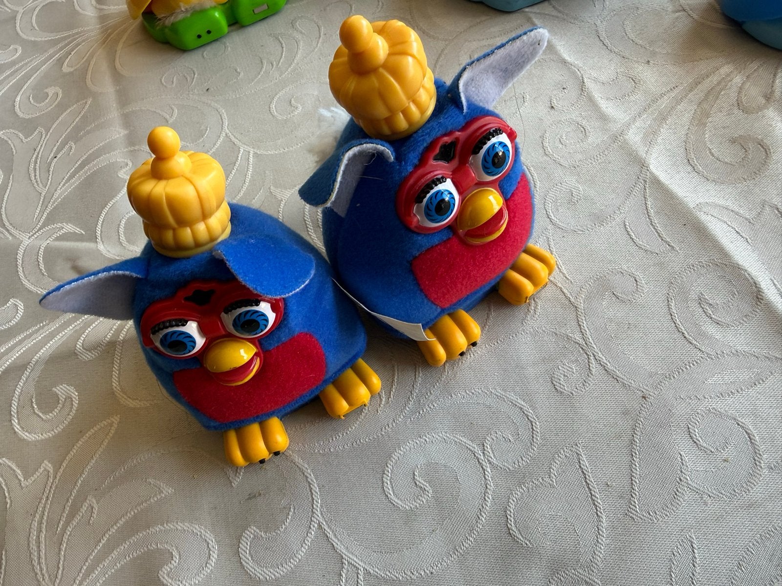 2 Furby's met kroontjes - Blauw en Rood, Ophalen of Verzenden, Gebruikt, Jongen of Meisje