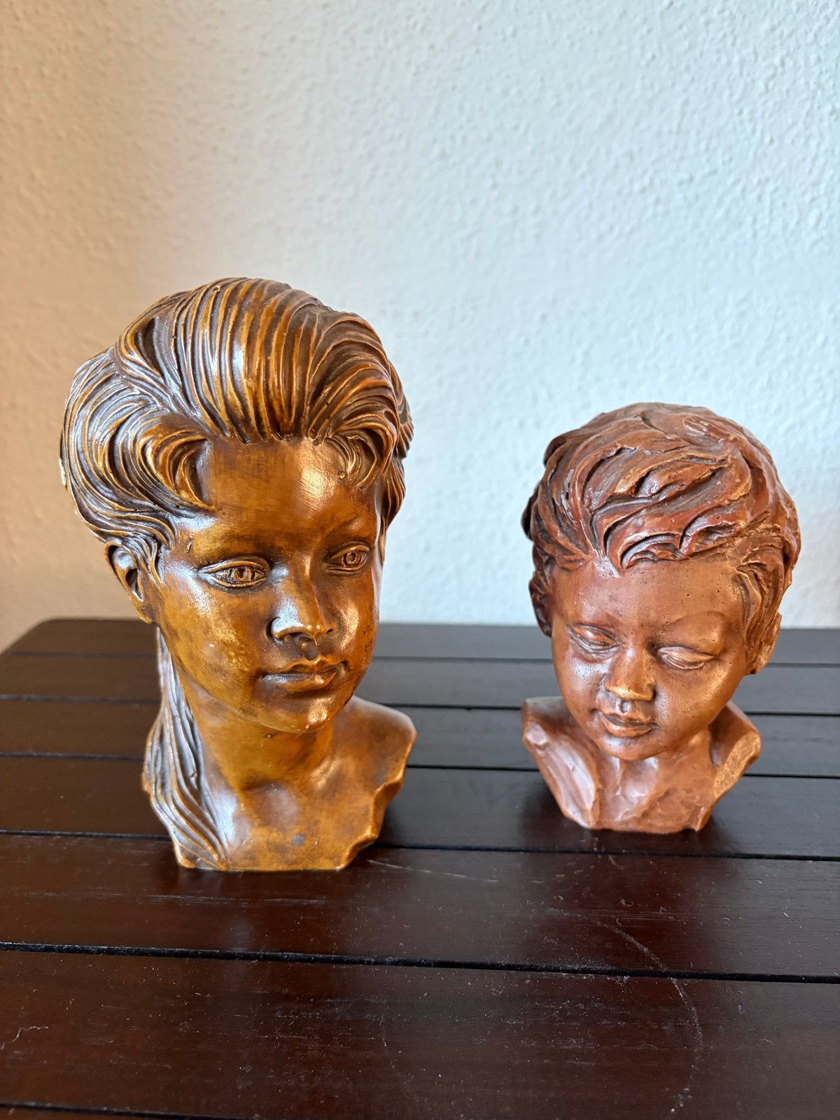 Vintage bustes jongen en meisje - Gebr. Van Paridon, Antiek en Kunst, Groep mensen, Art deco, Buste, Ophalen of Verzenden