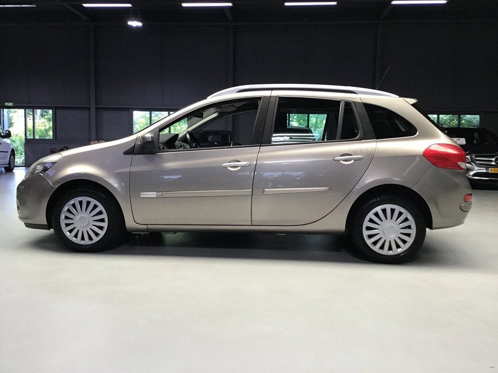 Renault Clio Estate 1.2-16V Sélection Business I Airco Koud, Gebruikt, 4 cilinders, 49 €/maand, Handgeschakeld