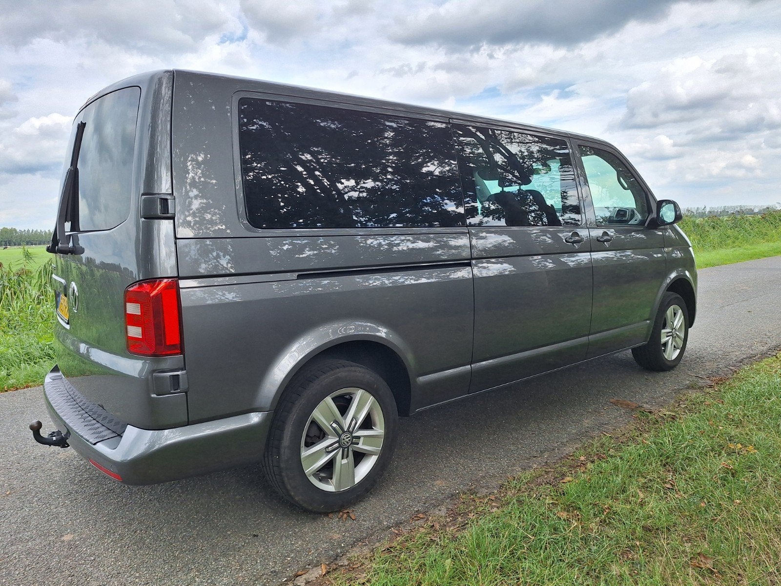 Foto 2 van Volkswagen Transporter CDC 2.0 TDI 204pk L2h1  7-DSG 148dkm