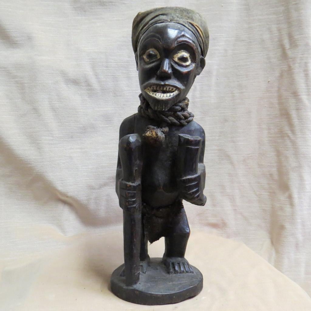 Afrikaans Kusu stam beeld Congo, Houtsnijwerk, Ophalen of Verzenden, Handgemaakt, 20 - 50 cm