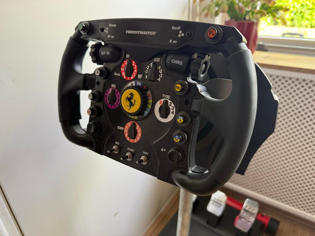 Thrustmaster T300RS met Ferrari F1 add-on, Spelcomputers en Games, Spelcomputers | Sony PlayStation Consoles | Accessoires, Ophalen