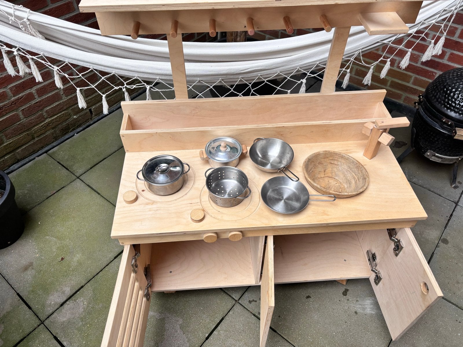 Houten Speelkeuken met Accessoires - Zo goed als nieuw, Kinderen en Baby's, Speelgoed | Buiten | Speelhuisjes, Ophalen, Zo goed als nieuw