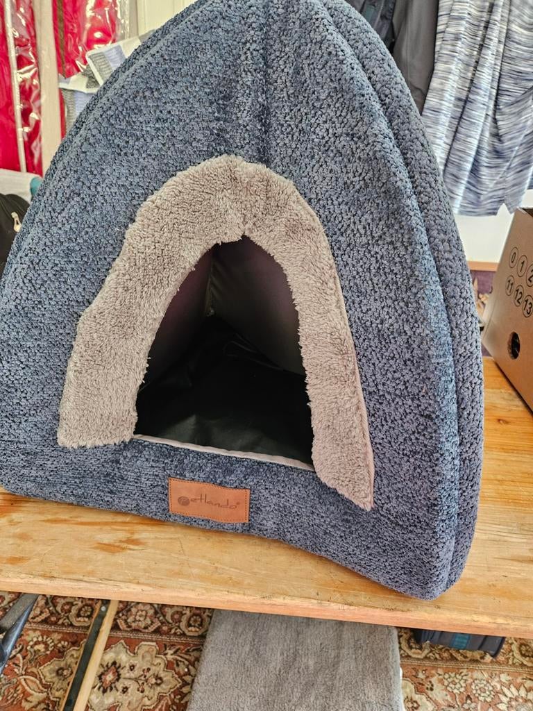 Kattenhuisje,  nieuw, Dieren en Toebehoren, Kattenmanden, Ophalen of Verzenden, Nieuw, Pluche