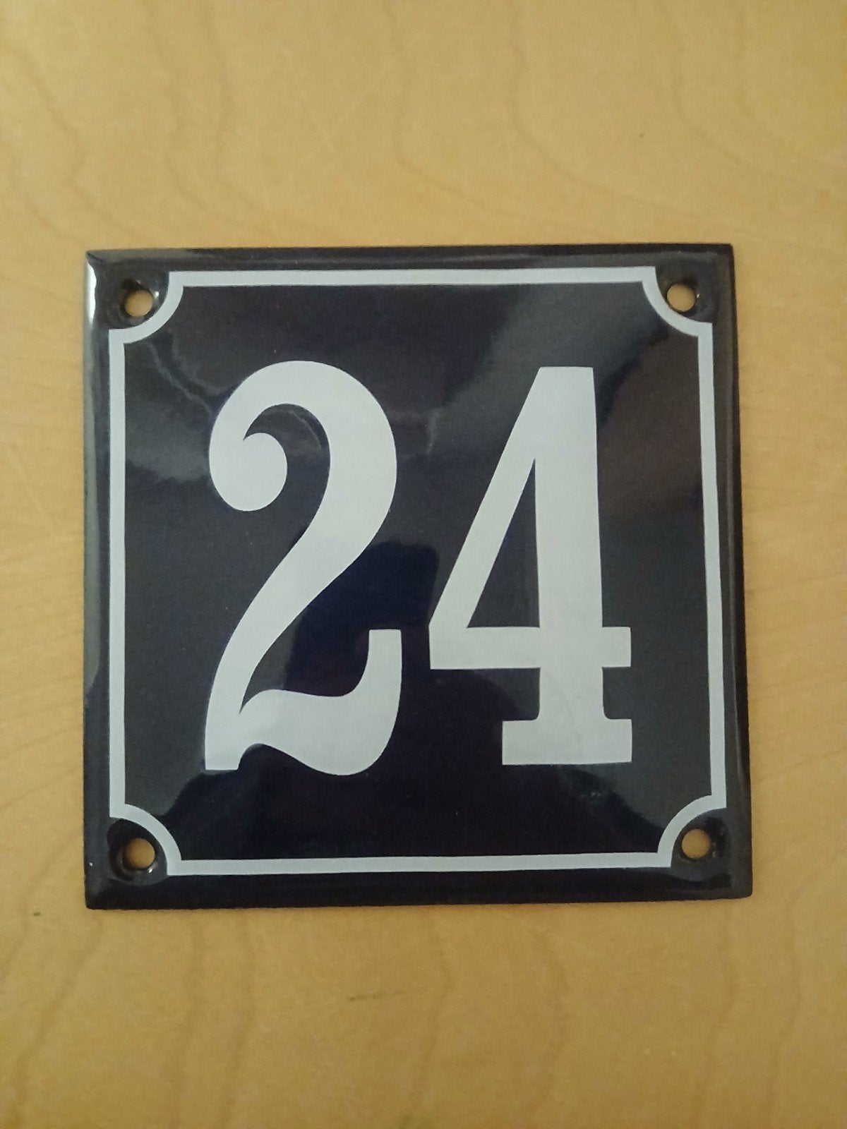 Emaille huisnummer 24 - Klassiek en Duurzaam, Ophalen of Verzenden