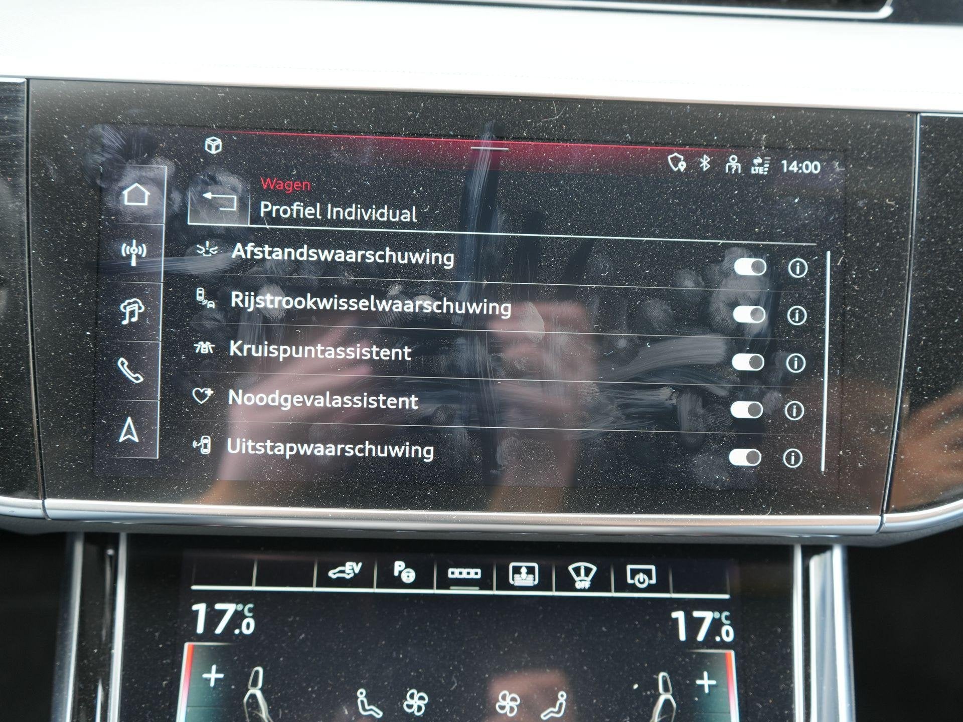Foto 45 van Audi A8 S-Line 60 TFSI e 462 PK QUATTRO | Vierwielbesturing
