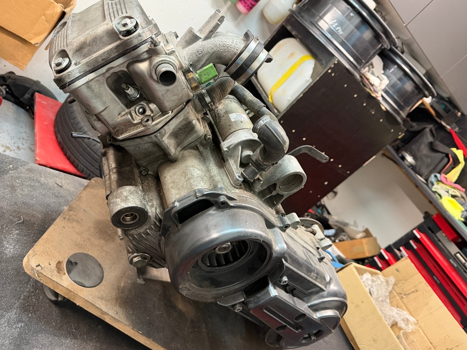Piaggio mp3 500 motorblok cilinderkop moet vervangen worden, Ophalen, Gebruikt