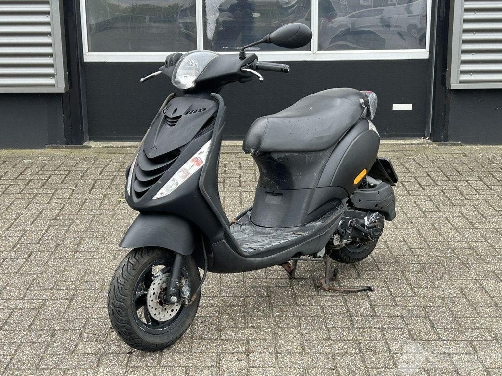 Piaggio Zip 50 4T (bj 2013), Piaggio & C. SpA, Customer_service@piaggio.com, Viale Rinaldo Piaggio, 25 ,56025, Pontedera, PI, Italia