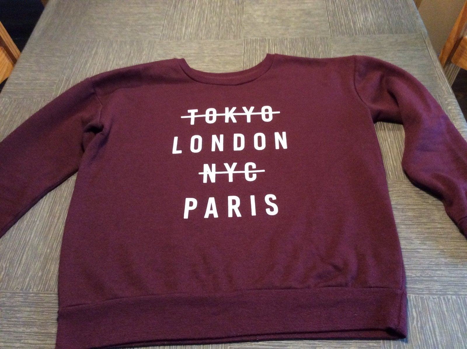 Trui M bordo rood Met witte letters, Ophalen of Verzenden, Zo goed als nieuw, Rood