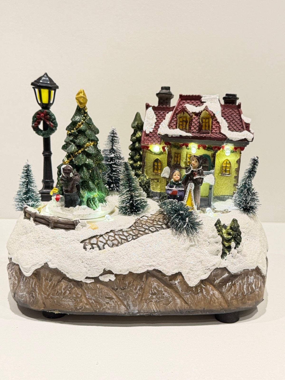 Kerst - Carolling & Christmas Tree (beweging en verlichting), Diversen, Verzenden