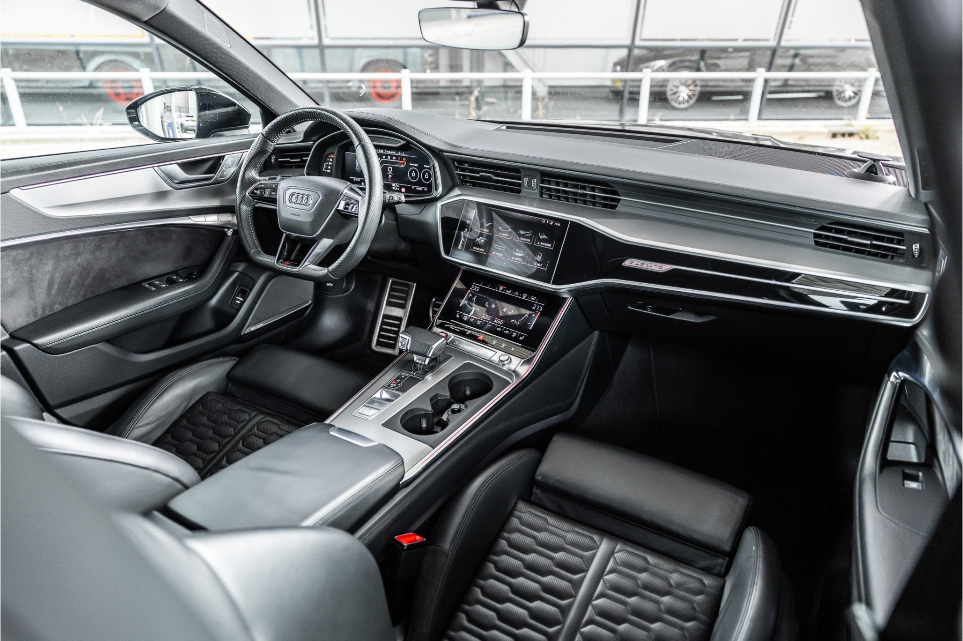 Foto 8 van Audi RS6 Avant 4.0 TFSI Quattro | Keramisch | Dynamic + | Mi