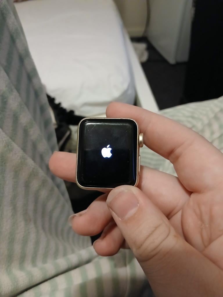 Apple Watch Series 2 - Zilver met Milanese band, Ophalen, Gebruikt, IOS, Waterdicht
