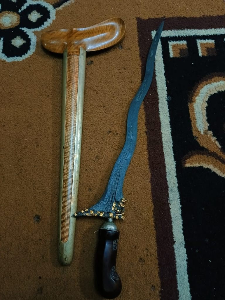 Exclusieve Keris Singo Barong – Goud – Tangguh Mataram SUY46, Wapen, Verzenden, Overige materialen, Indonesië