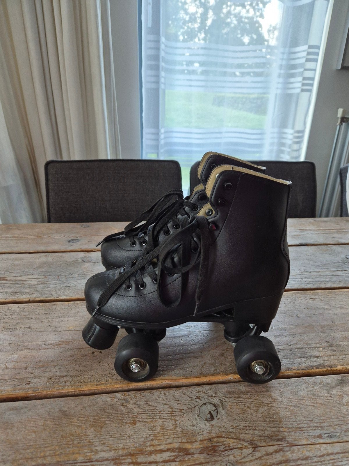 Zwarte Roller Skates van roces - Maat 37, Ophalen, Zo goed als nieuw, Dames