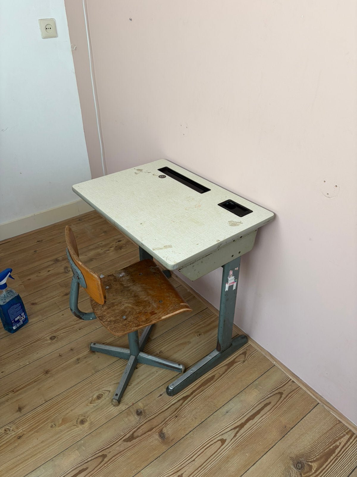 Kinder bureau met stoel, Ophalen, Gebruikt