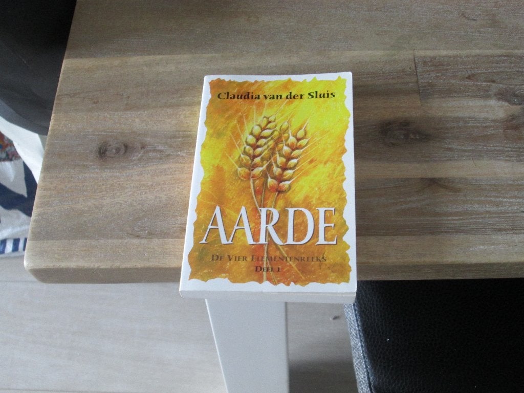Claudia van der Sluis Aarde, Boeken, Ophalen of Verzenden, Zo goed als nieuw, Overige onderwerpen, Achtergrond en Informatie