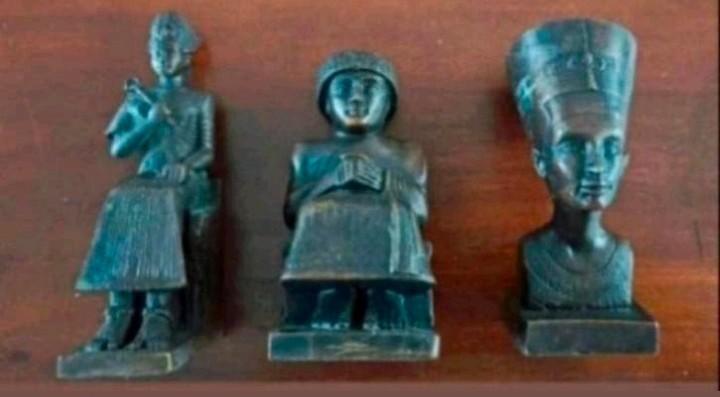 brons / bronzen egyptische beeldjes, Ophalen