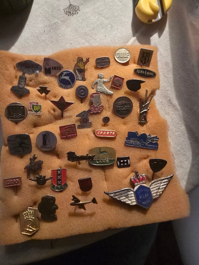verzameling oude speldjes / pins, Ophalen of Verzenden, Gebruikt, Overige onderwerpen, Speldje of Pin