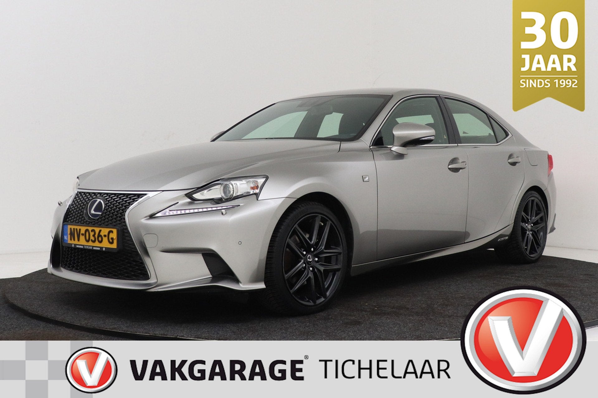 Lexus IS 300h F Sport Line | Trekhaak | Elek stoelverstellin, Auto's, Automaat, Achterwielaandrijving, Gebruikt, Leder en Stof