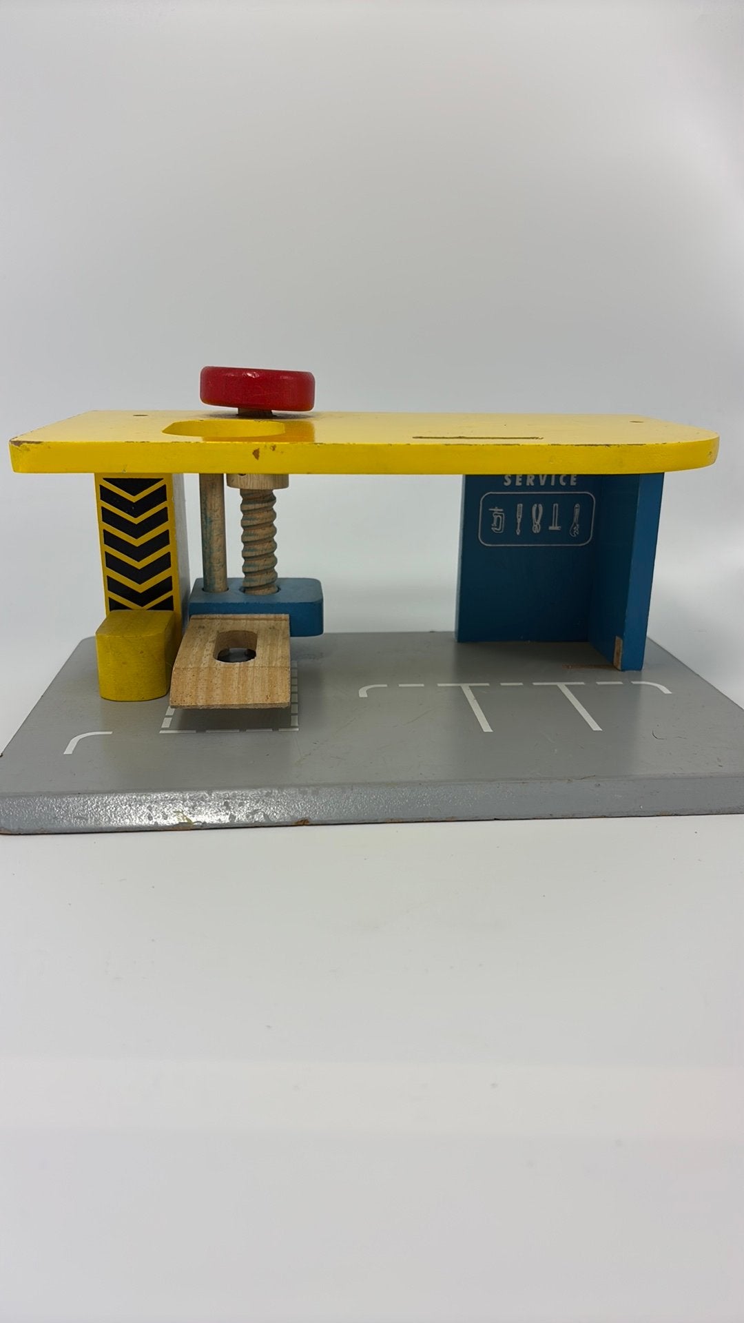 Houten garage/service station voor speelgoedauto's, Ophalen of Verzenden, Gebruikt, Overige typen