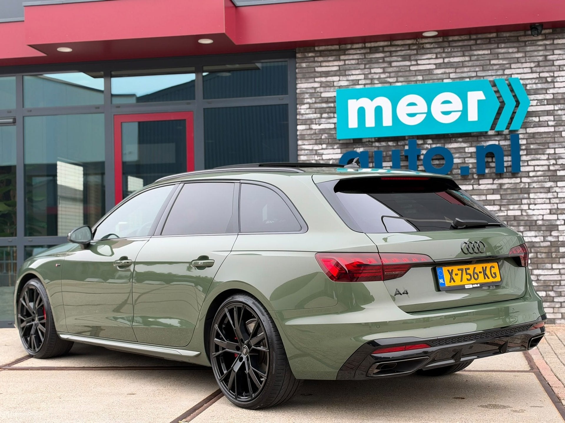 Audi A4 Avant 40 TFSI S-LINE Competition VIRTUAL l PANO l B&, Dealer onderhouden, Gebruikt, Euro 6, 1984 cc
