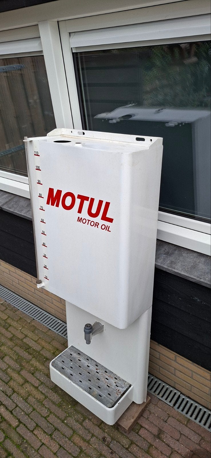 Olietap van Montul motor olie 150 cm hoog, Ophalen, Reclamebord
