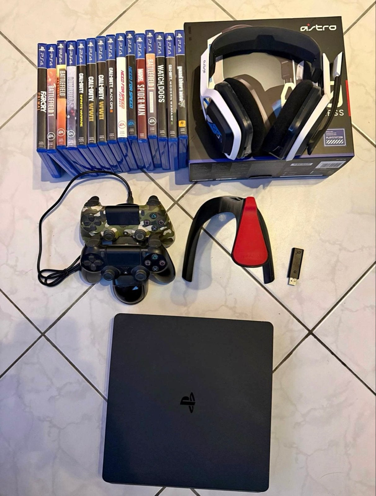 PS4 Slim 1TB met 2 controllers, headset en 15 games, Met 2 controllers, Ophalen of Verzenden, 1 TB, Slim