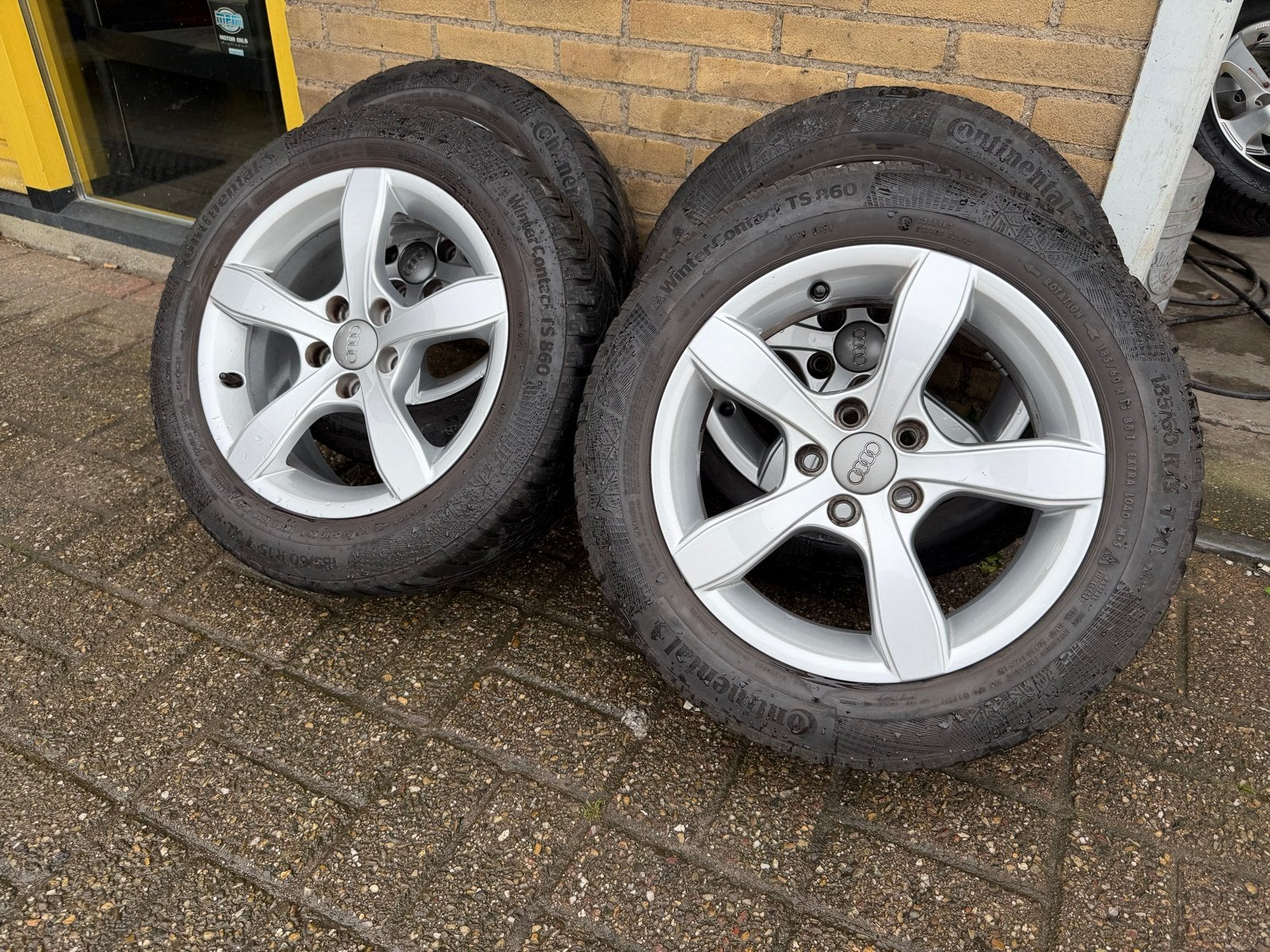 Audi A1 / A3 onbeschadigde Velgen met winterbanden, Auto-onderdelen, Ophalen, Gebruikt, 15 inch, Banden en Velgen