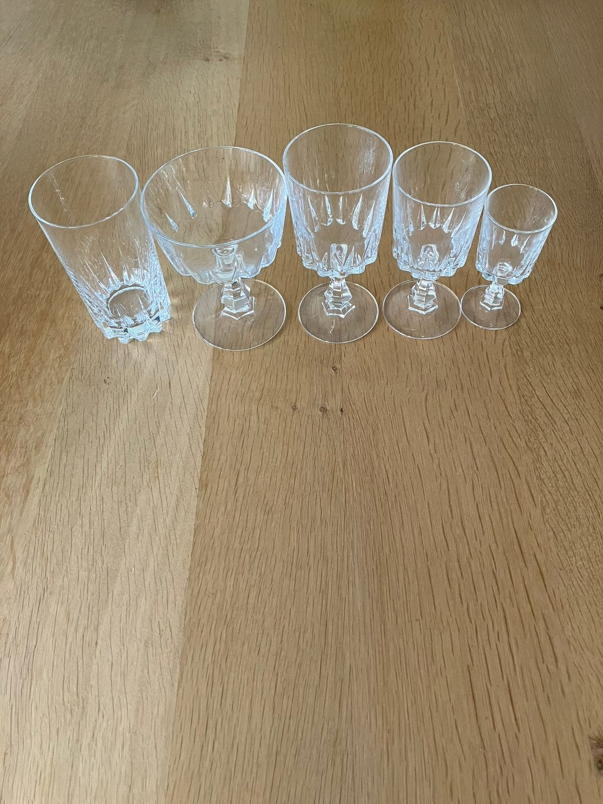36 delig glasservies. Ziet er uit als kristal., Ophalen, Zo goed als nieuw, Overige typen