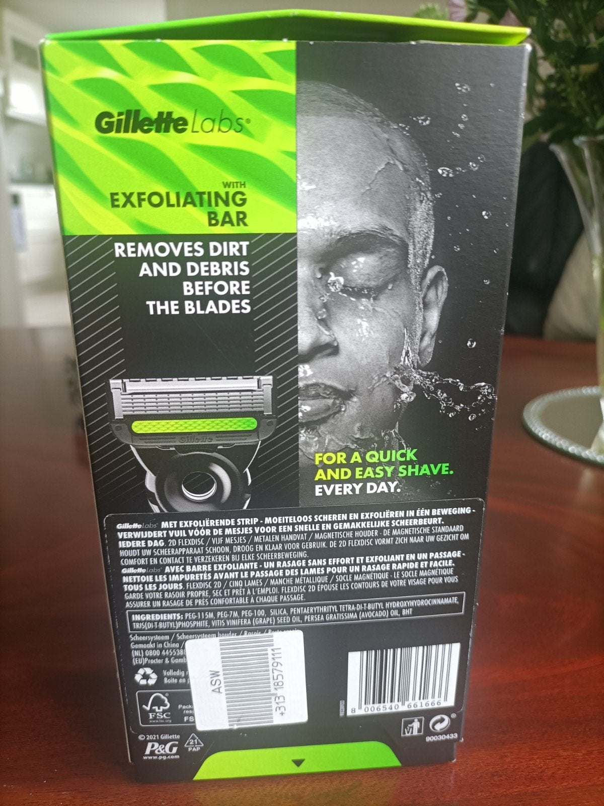 GilletteLabs Scheermes met Exfoliërende Strip - Nieuw, Ophalen
