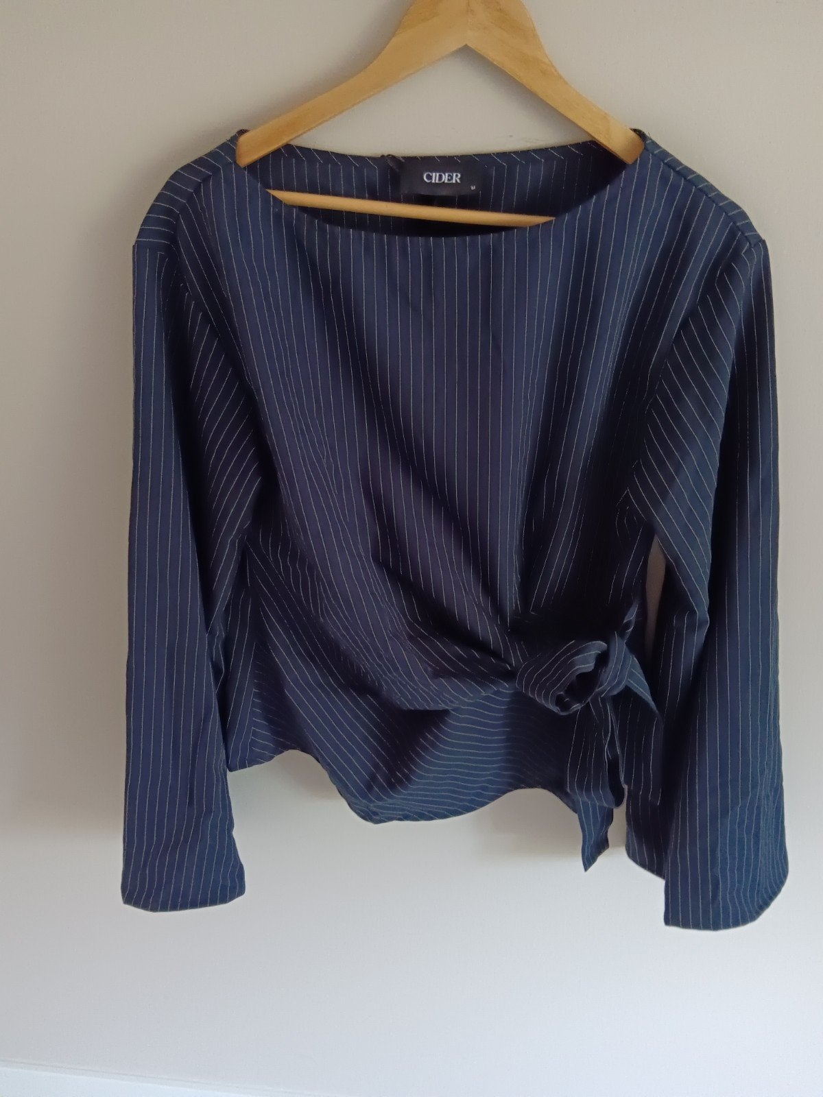 prachtige blouse met strik, Maat 38/40 (M), Blauw, Nieuw, Ophalen of Verzenden