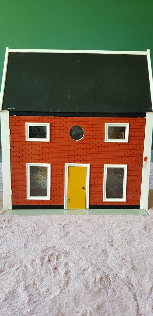 Mooi en stevig houten poppenhuis, Ophalen, Poppenhuis