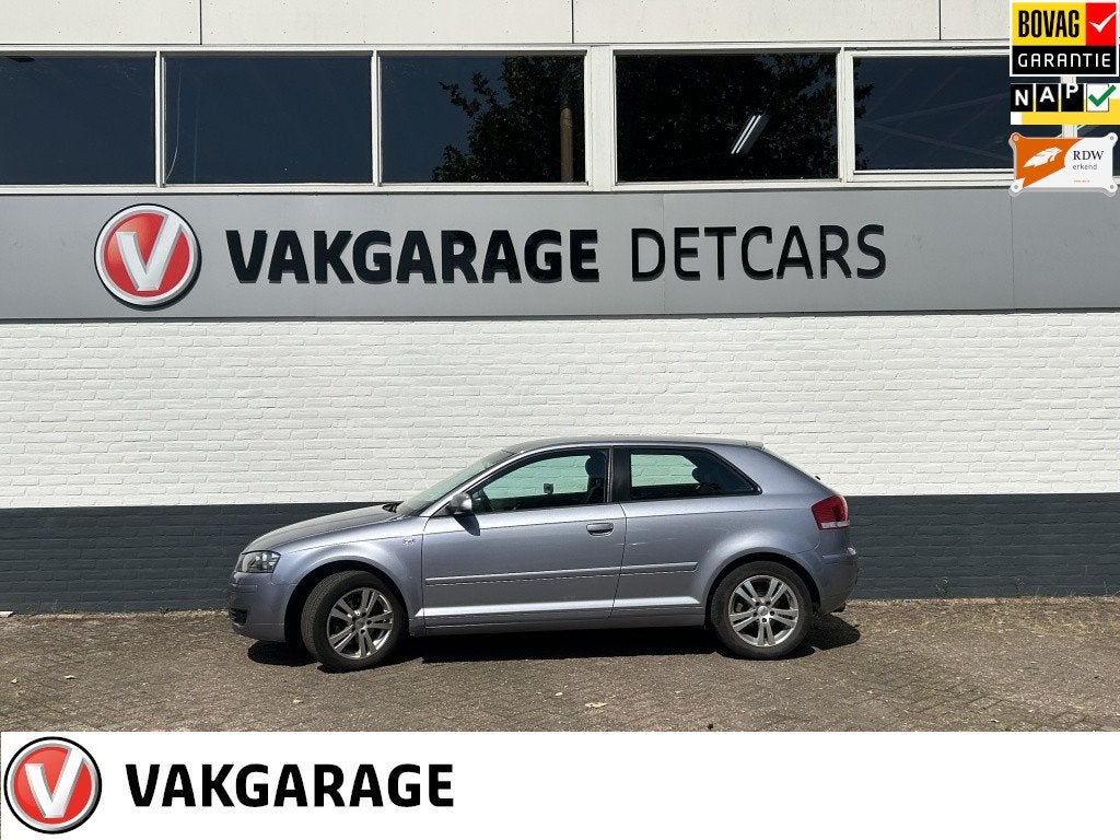 Audi A3 2.0 FSI Attraction (bj 2003), Gebruikt, 4 cilinders, Bedrijf, Handgeschakeld