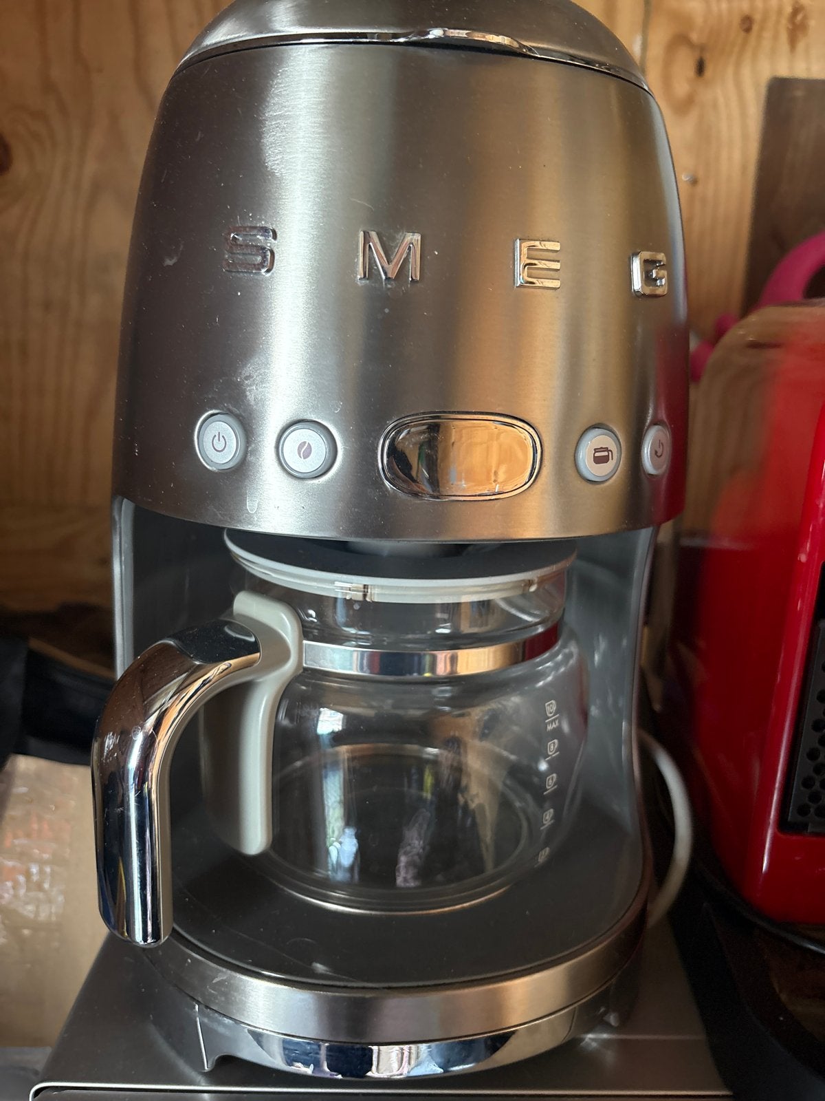 Smeg Koffiezetapparaat Zilver - Stijlvol en Functioneel, Gebruikt, 10 kopjes of meer, Koffiemachine, Gemalen koffie