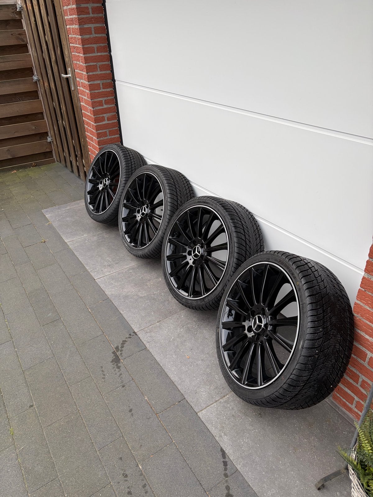 Mercedes-Benz 19 inch velgenset met winterbanden, Auto-onderdelen, Gebruikt, Banden en Velgen, Winterbanden, 235 mm