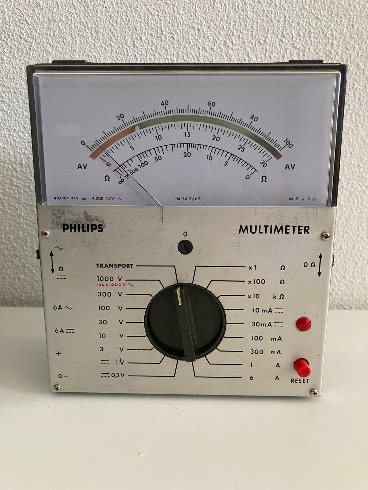 Philips PM2412/02 analoge multimeter, Doe-het-zelf en Verbouw, Meetapparatuur, Ophalen of Verzenden, Gebruikt, Multimeter