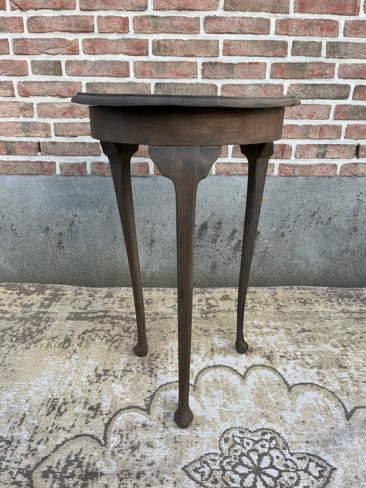Vintage vergrijst eiken bijzettafel piëdestal planten tafel,, Ophalen, Minder dan 55 cm, Gebruikt, Vintage vergrijst eiken bijzettafel piëdestal, retro