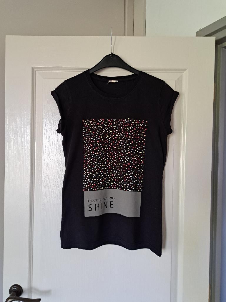 Prachtig shirt met gekleurde studs, maat S., Kleding | Dames, Zwart, Ophalen of Verzenden, Zo goed als nieuw, Korte mouw