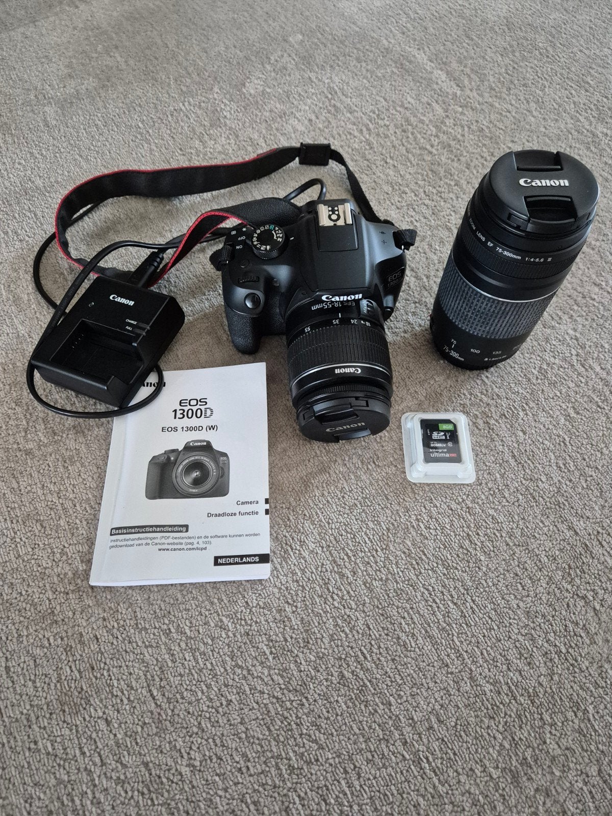 Canon EOS 1300D Spiegelreflexcamera set met 2 lenzen, Ophalen, Canon, Geheugenkaart, Zo goed als nieuw