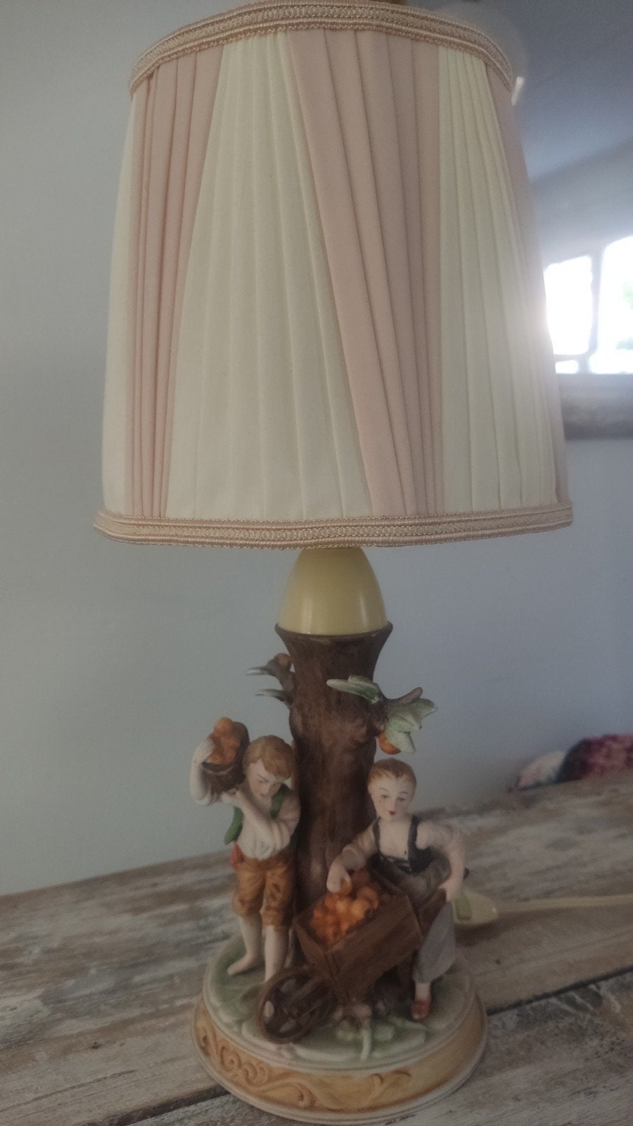 brocant lampje, Gebruikt, Keramiek, Ophalen of Verzenden, Met kap