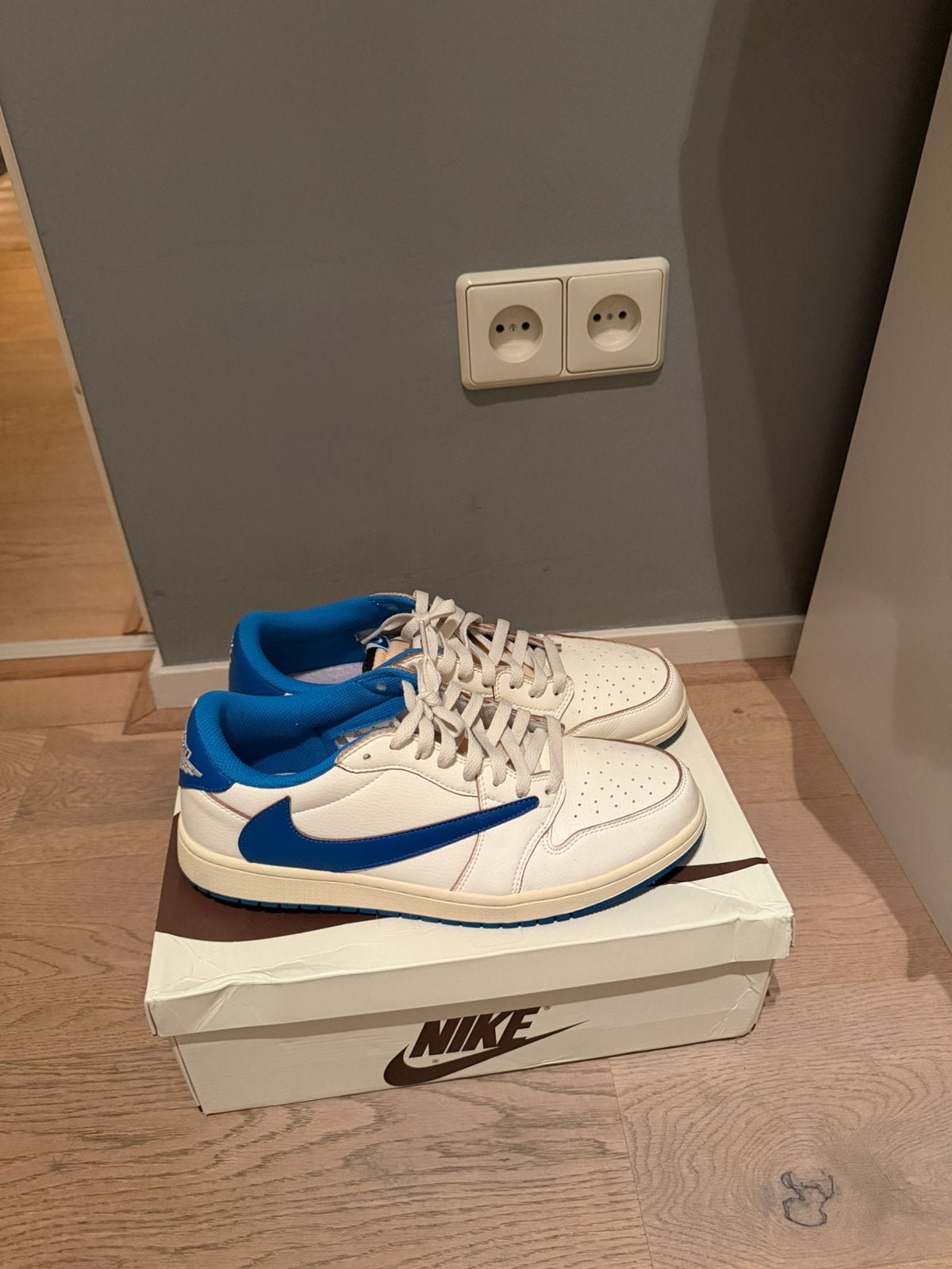 Nike Travis Scott 44,5, Ophalen of Verzenden, Zo goed als nieuw