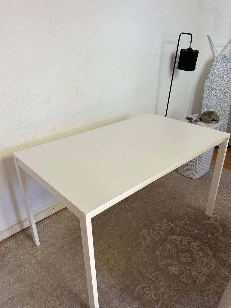 Witte eettafel - Modern en functioneel, Overige materialen, Gebruikt, 100 tot 150 cm, Vier personen