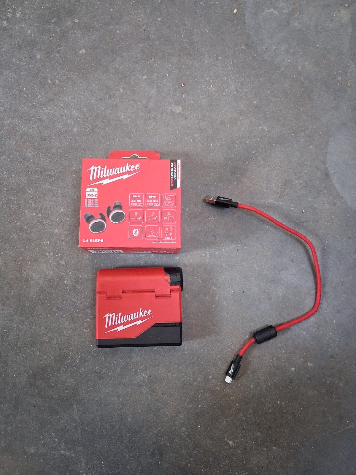 Milwaukee L4 RLEPB oordopjes - Zo goed als nieuw en compleet, In-ear, Zo goed als nieuw, Draadloos, Zwart