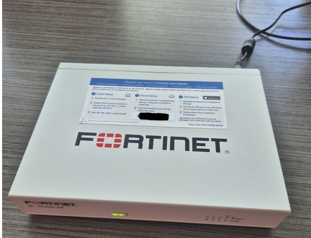 Fortigate 40F, Computers en Software, Ophalen of Verzenden, Gebruikt, Router, Fortinet Fortigate
