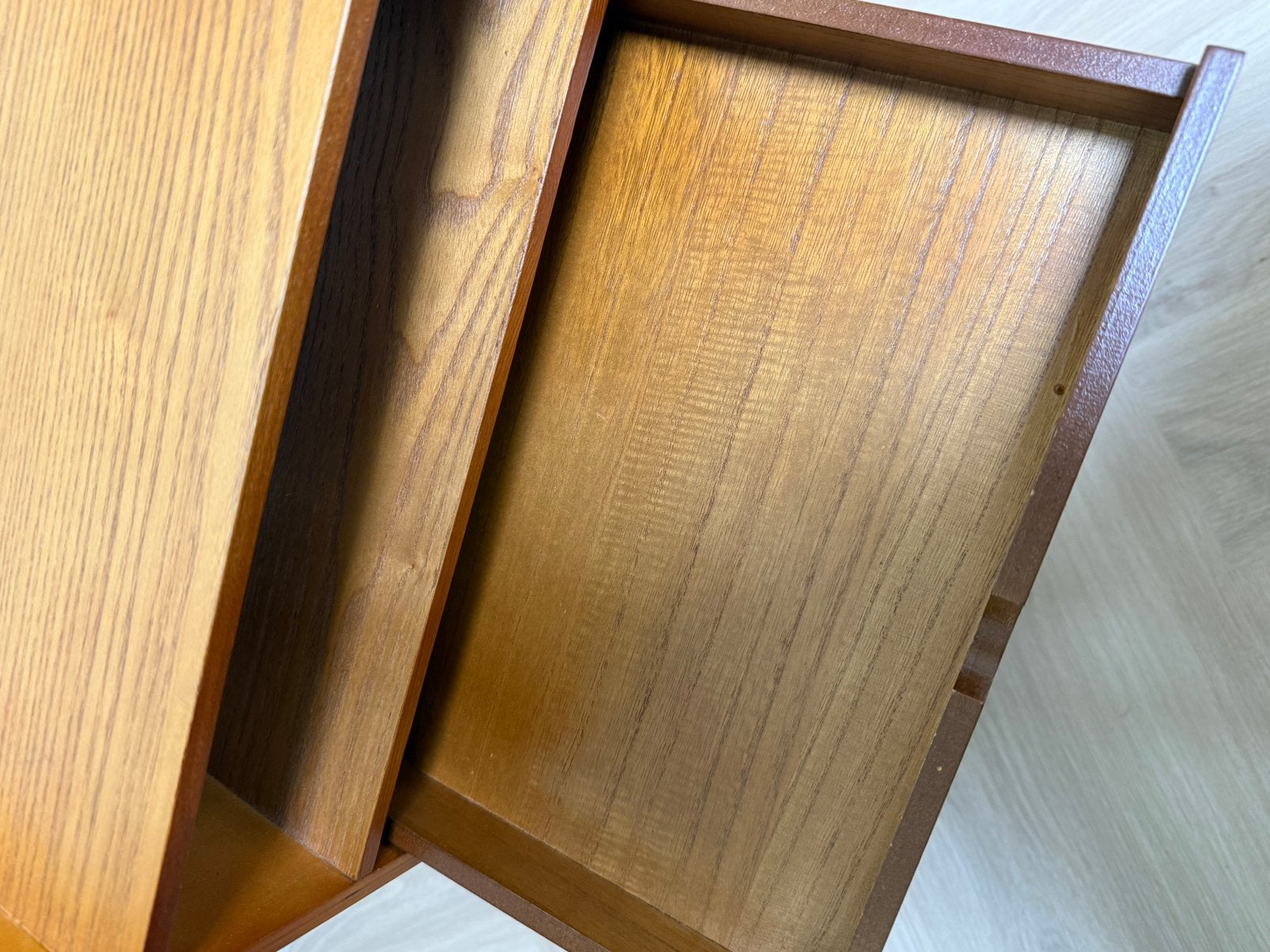 Foto 12 van WOOOD Nils Nightstand / Side Table
