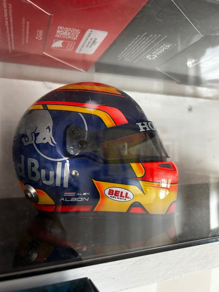 F1 helm albon 1.2, Verzamelen, Ophalen of Verzenden, Zo goed als nieuw, Formule 1