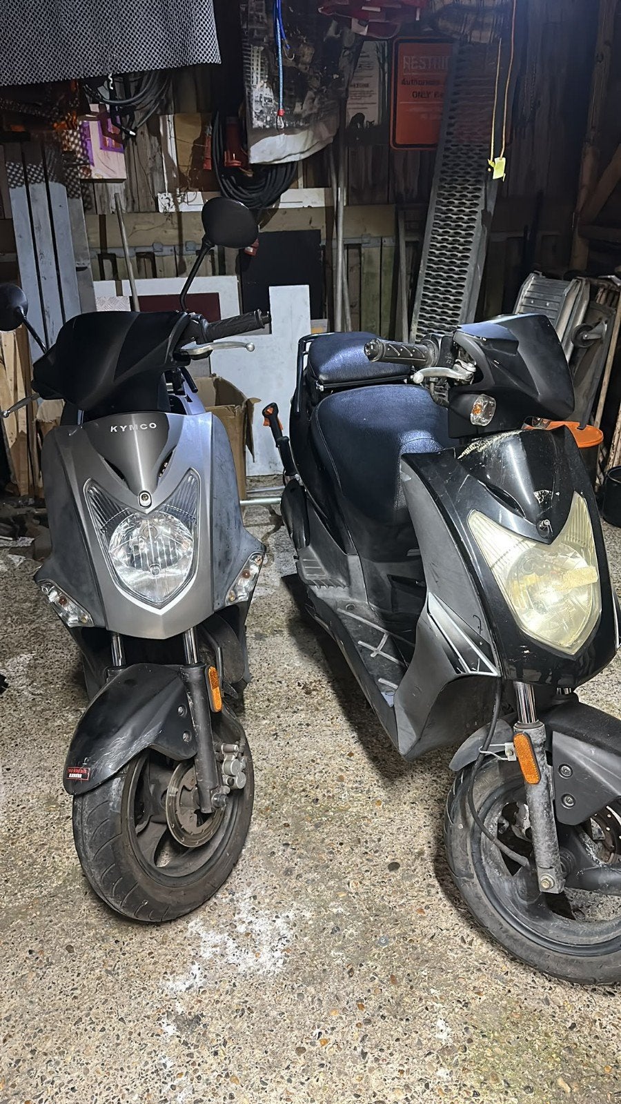 kymco agility 50cc brom 2x 200 euro ophalen, Fietsen en Brommers, Ophalen, Benzine, Agility