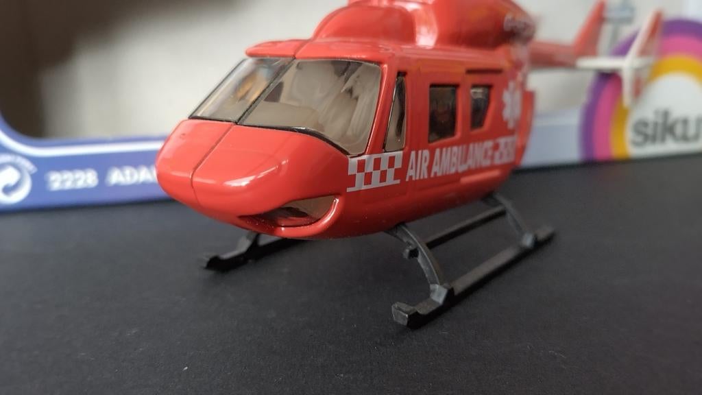 Eurocopter Heli Air Ambulance 1:55 Siku 2228 Pol, Schlittenbacherstrasse 60 Lüdenscheid Germany, Verzenden, Overige typen, Zo goed als nieuw